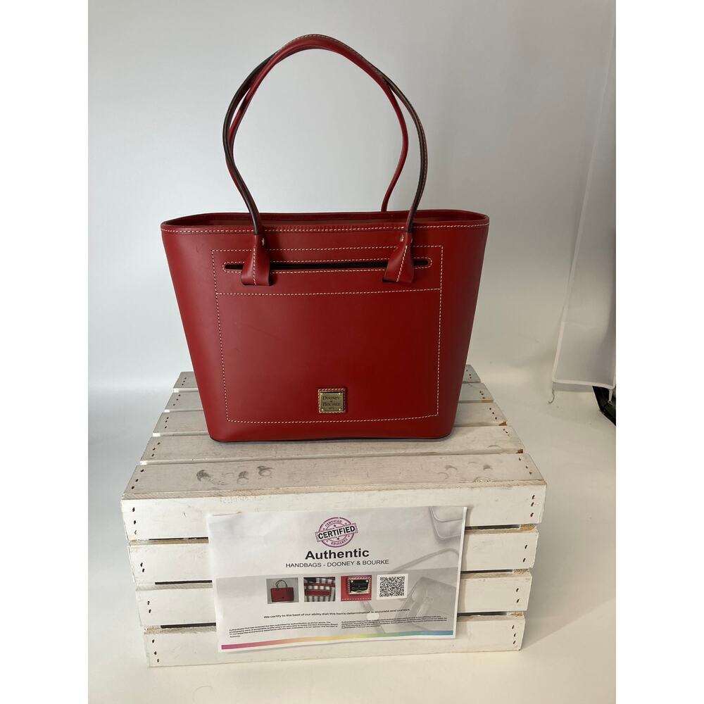 DOONEY & BOURKE LARGE RED SMOOTH LEATHER SHOULDER BAG
